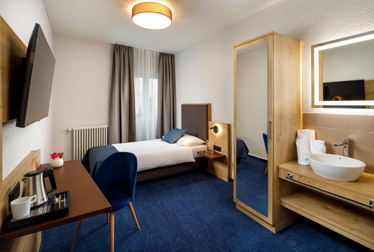 Hotel Tivoli シュリーレン エクステリア 写真