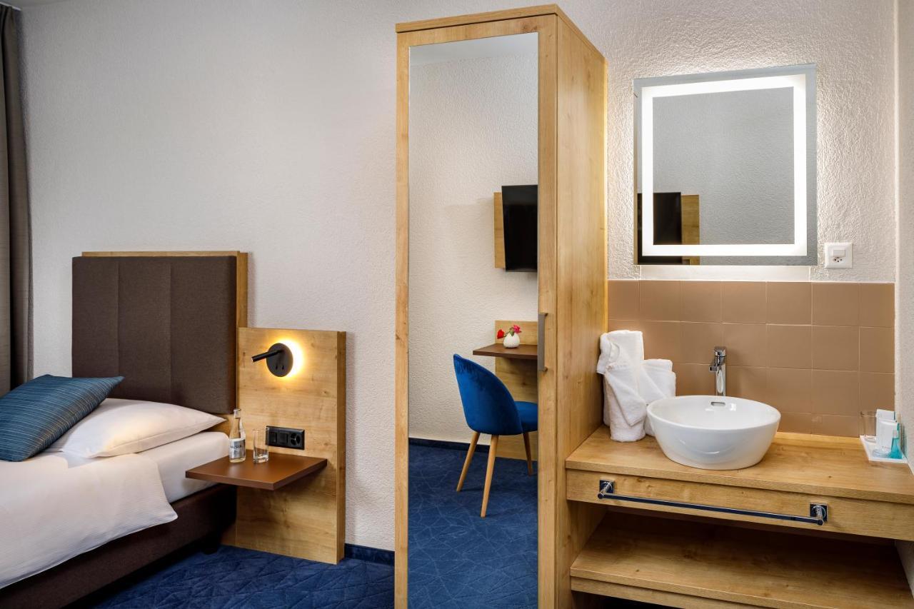 Hotel Tivoli シュリーレン エクステリア 写真