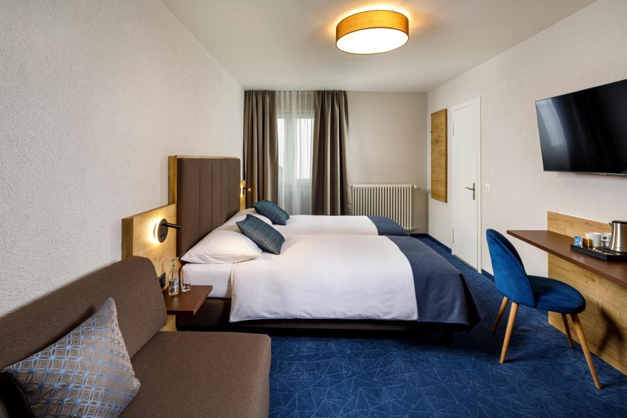 Hotel Tivoli シュリーレン エクステリア 写真