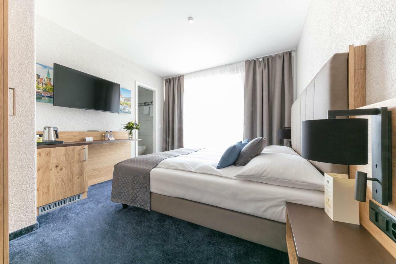 Hotel Tivoli シュリーレン エクステリア 写真